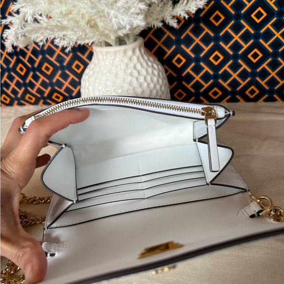 New Tory Burch Emerson Perforated Chain Wallet Crossbody Optic white - Picture 9 of 15